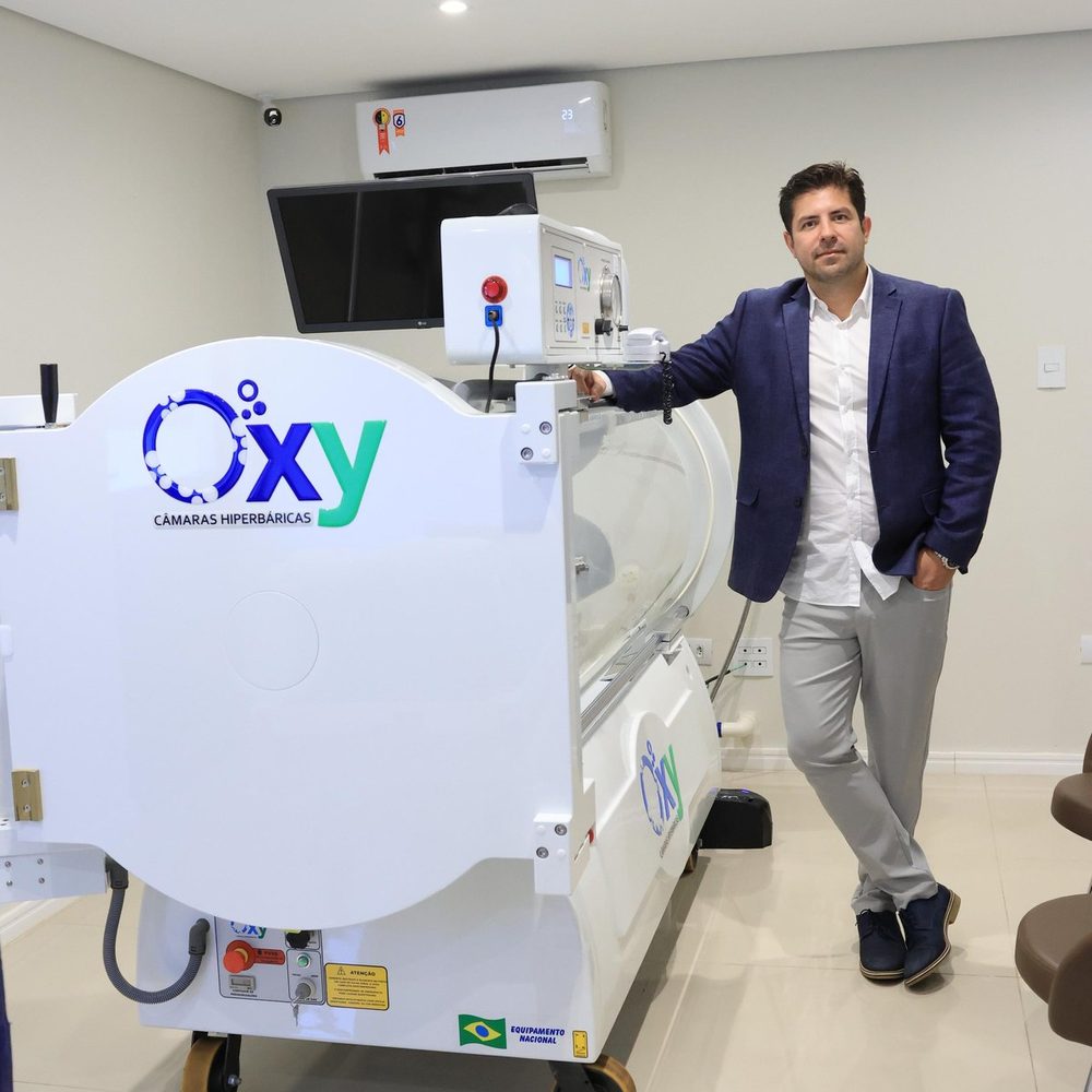 Dr. Sócrates na clínica em Cascavel (foto 2)