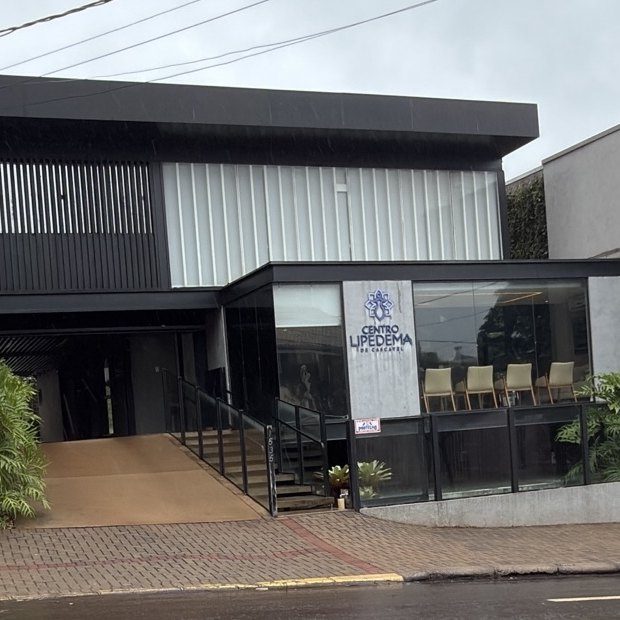 Dr. Sócrates na clínica em Cascavel (foto 4)
